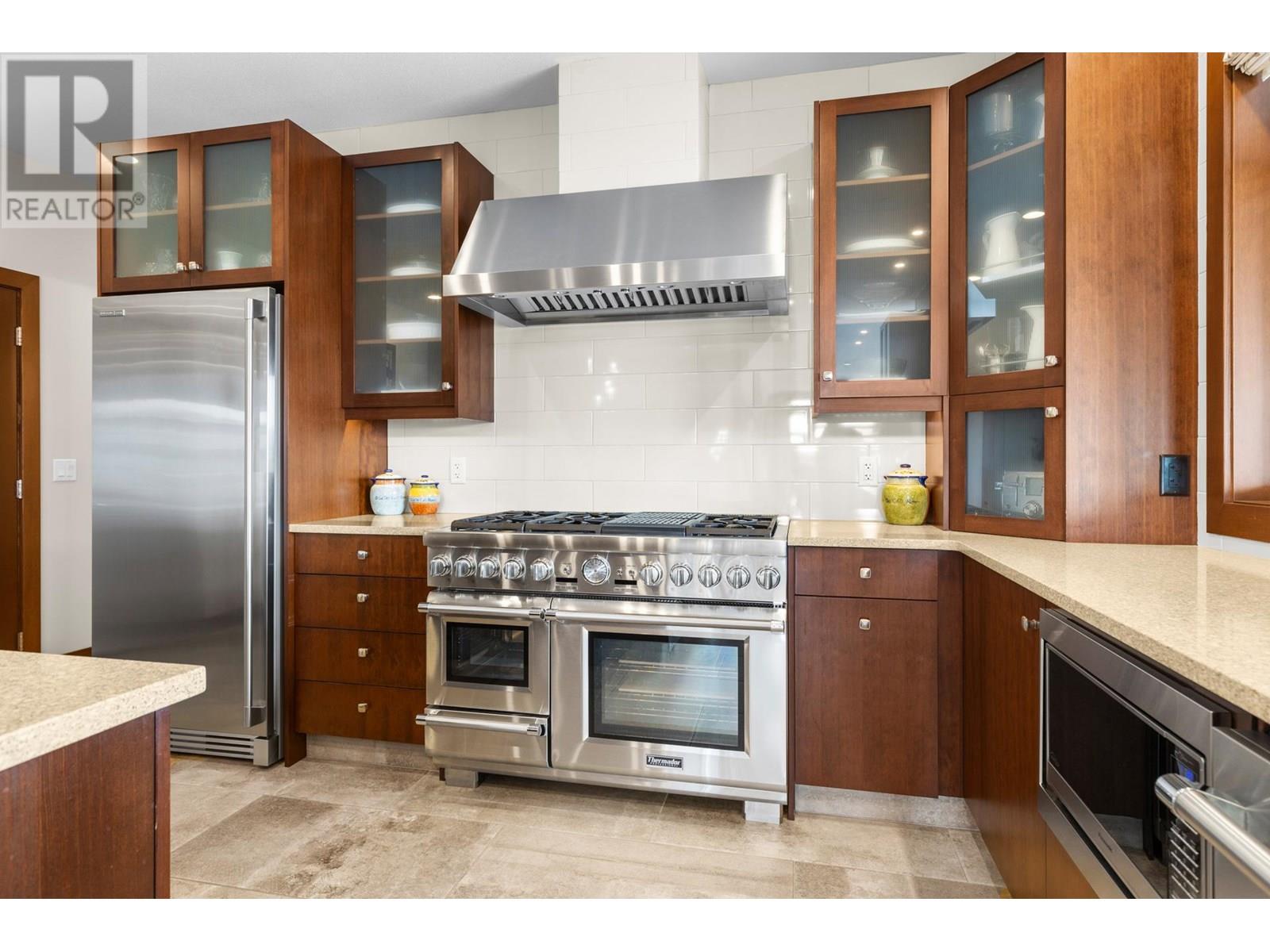 3318 Vineyard View Drive, West Kelowna
