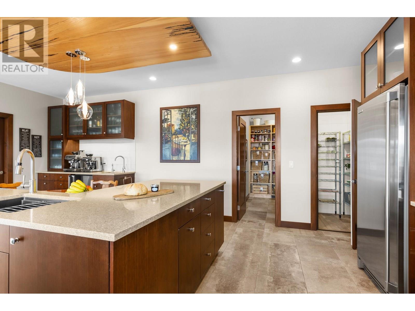 3318 Vineyard View Drive, West Kelowna