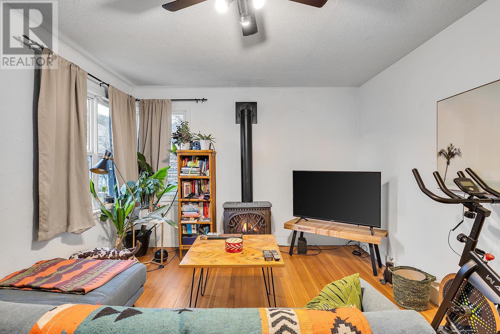  541 Okanagan Boulevard, Kelowna