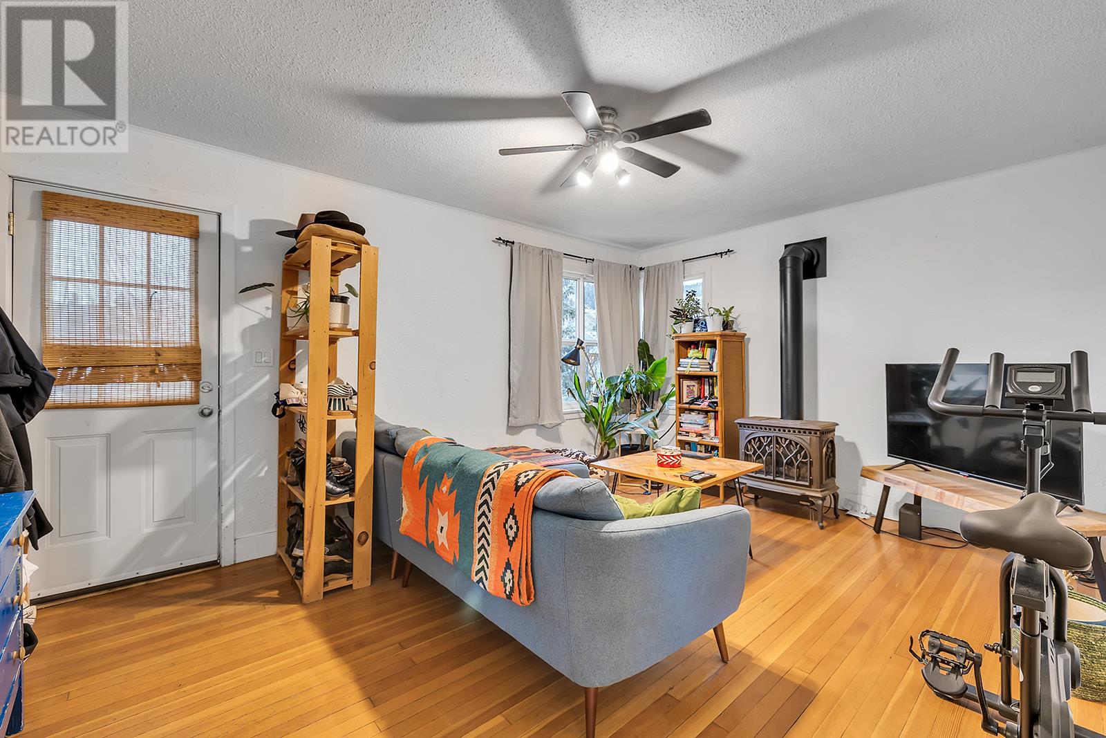  541 Okanagan Boulevard, Kelowna