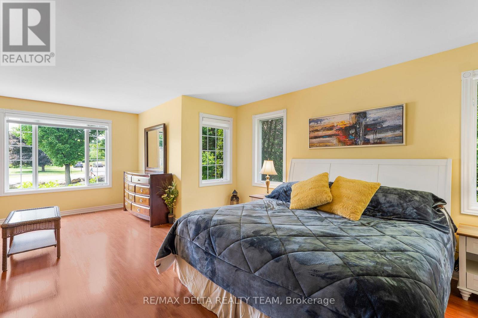 Photo 9 of 1147 Fieldown Street, Ottawa ON