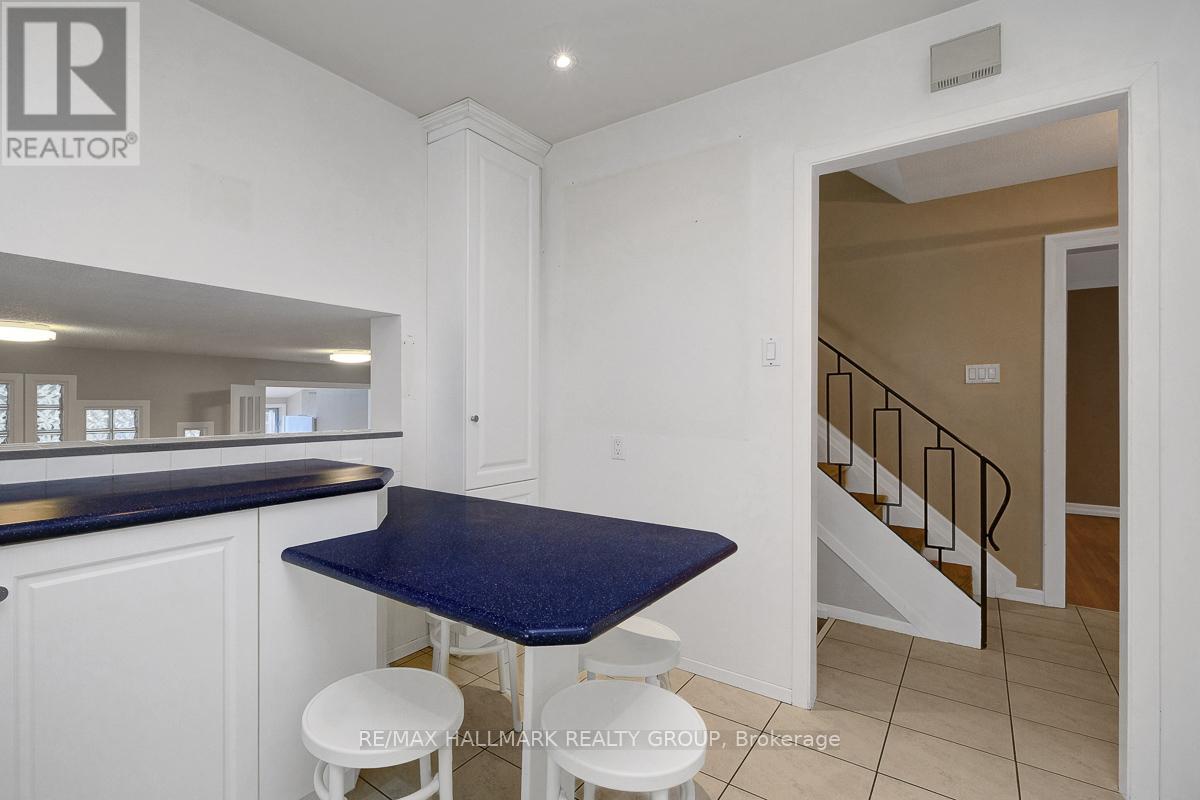 Photo 13 of 2149 Hubbard Crescent, Ottawa ON
