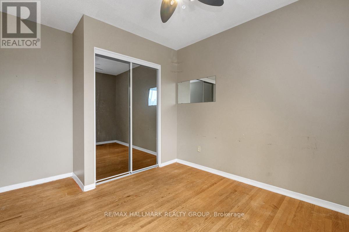 Photo 19 of 2149 Hubbard Crescent, Ottawa ON