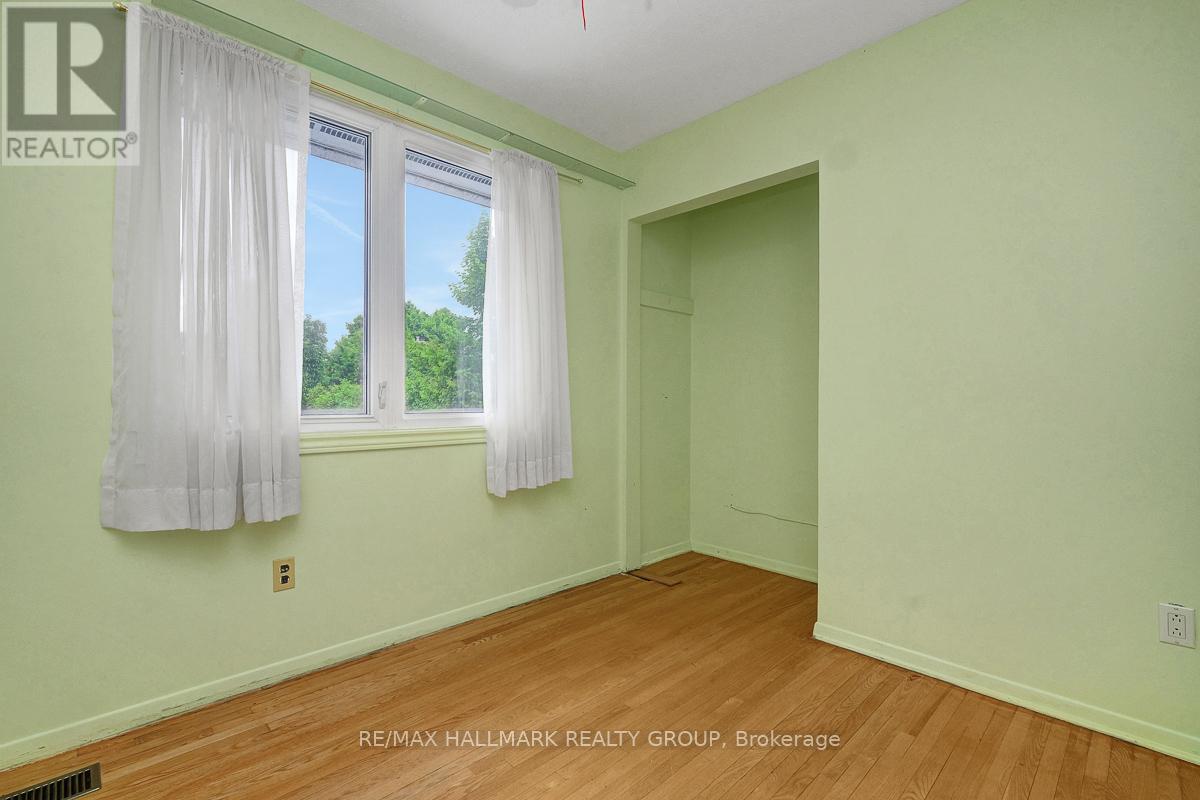 Photo 21 of 2149 Hubbard Crescent, Ottawa ON