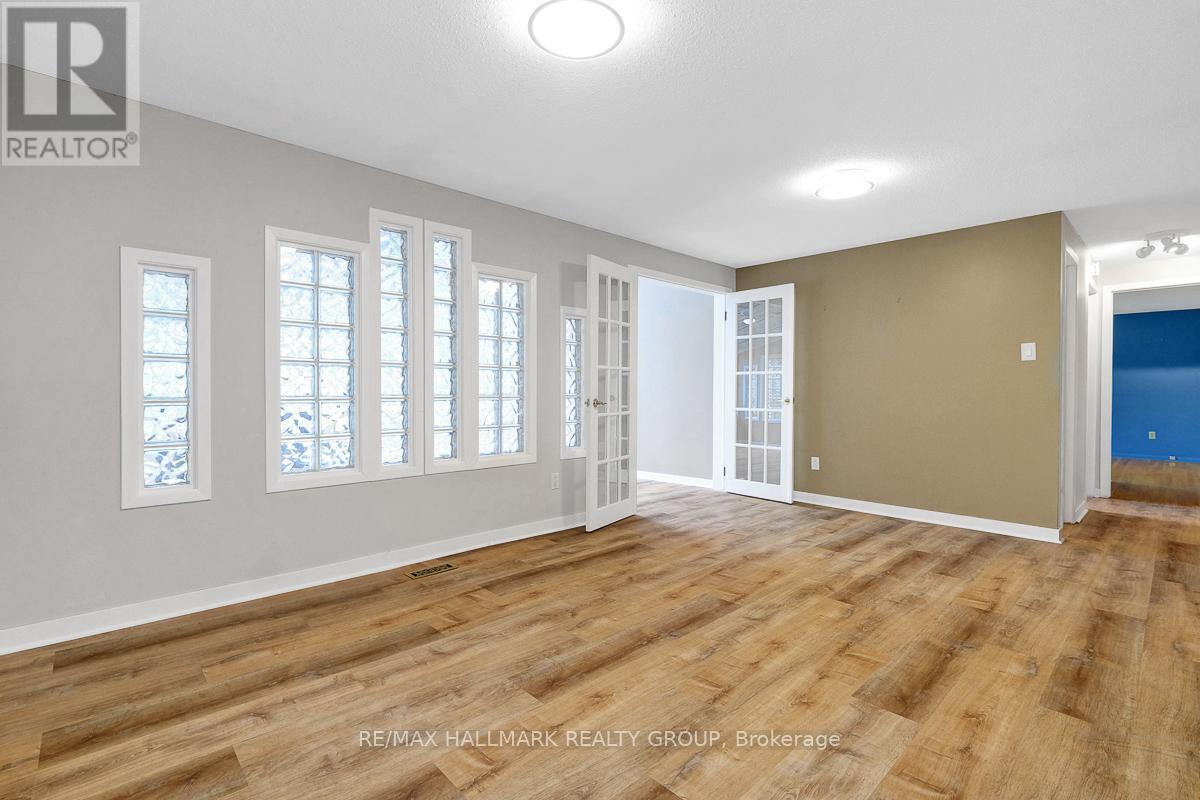 Photo 22 of 2149 Hubbard Crescent, Ottawa ON