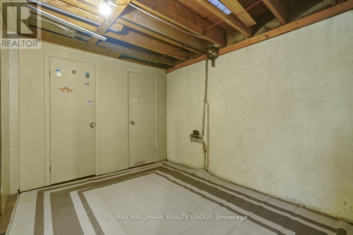 Photo 33 of 2149 Hubbard Crescent, Ottawa ON