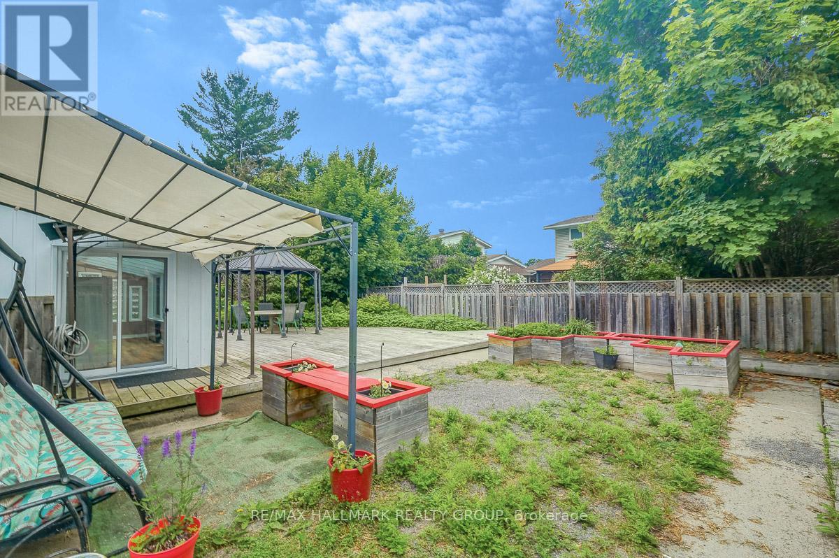 Photo 34 of 2149 Hubbard Crescent, Ottawa ON