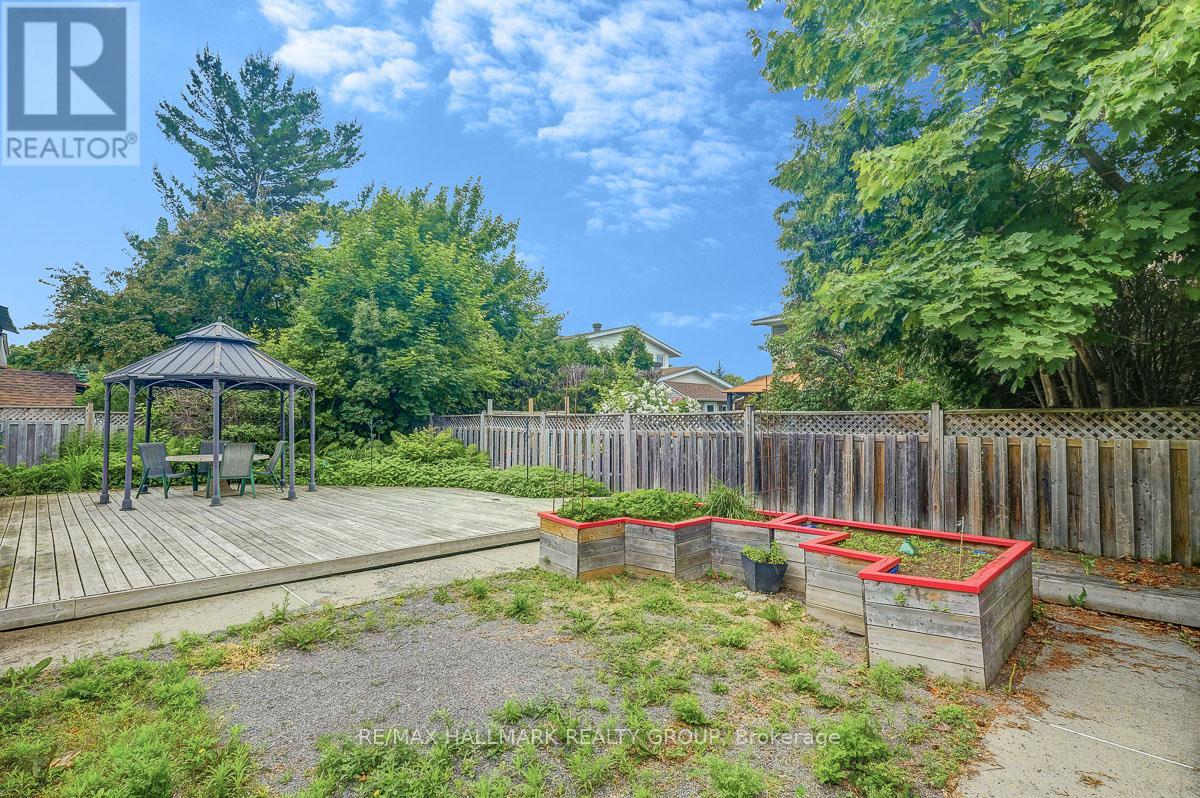 Photo 35 of 2149 Hubbard Crescent, Ottawa ON