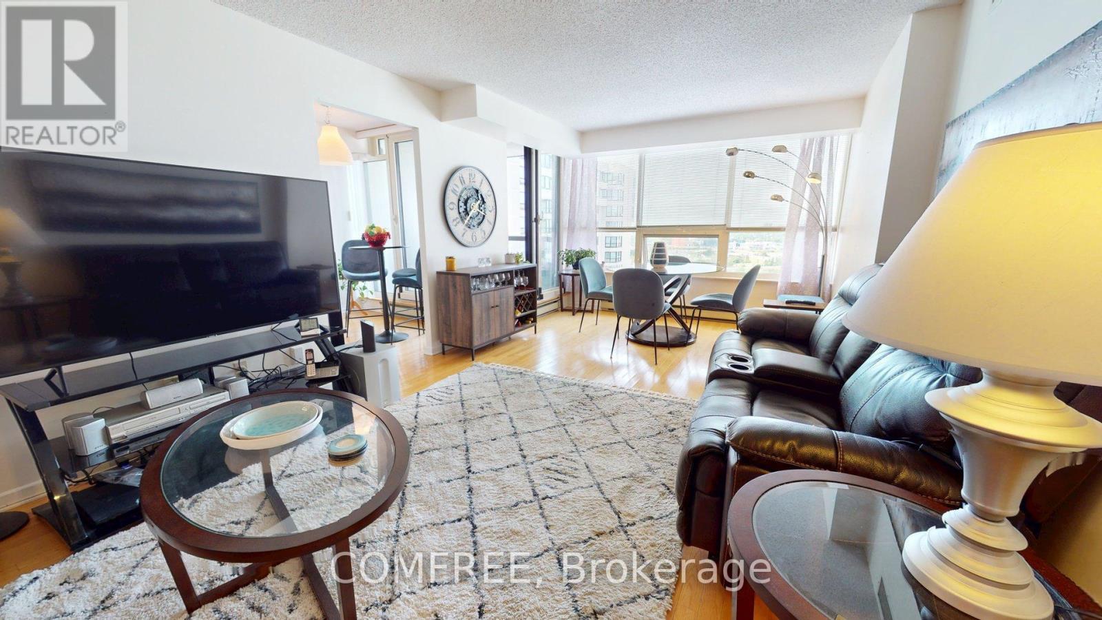 Photo 7 of 2303 1510 Riverside Drive, Ottawa ON