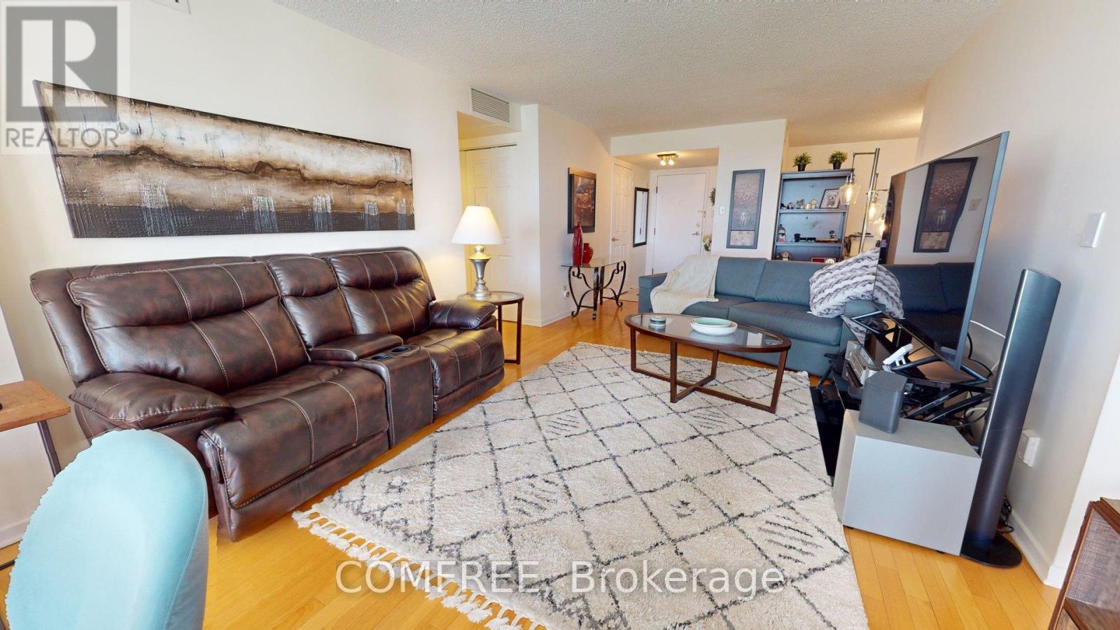 Photo 9 of 2303 1510 Riverside Drive, Ottawa ON