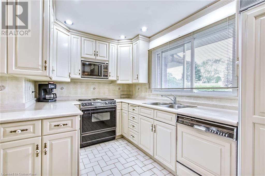 Photo 9 of 3546 Eton Crescent, Niagara Falls ON