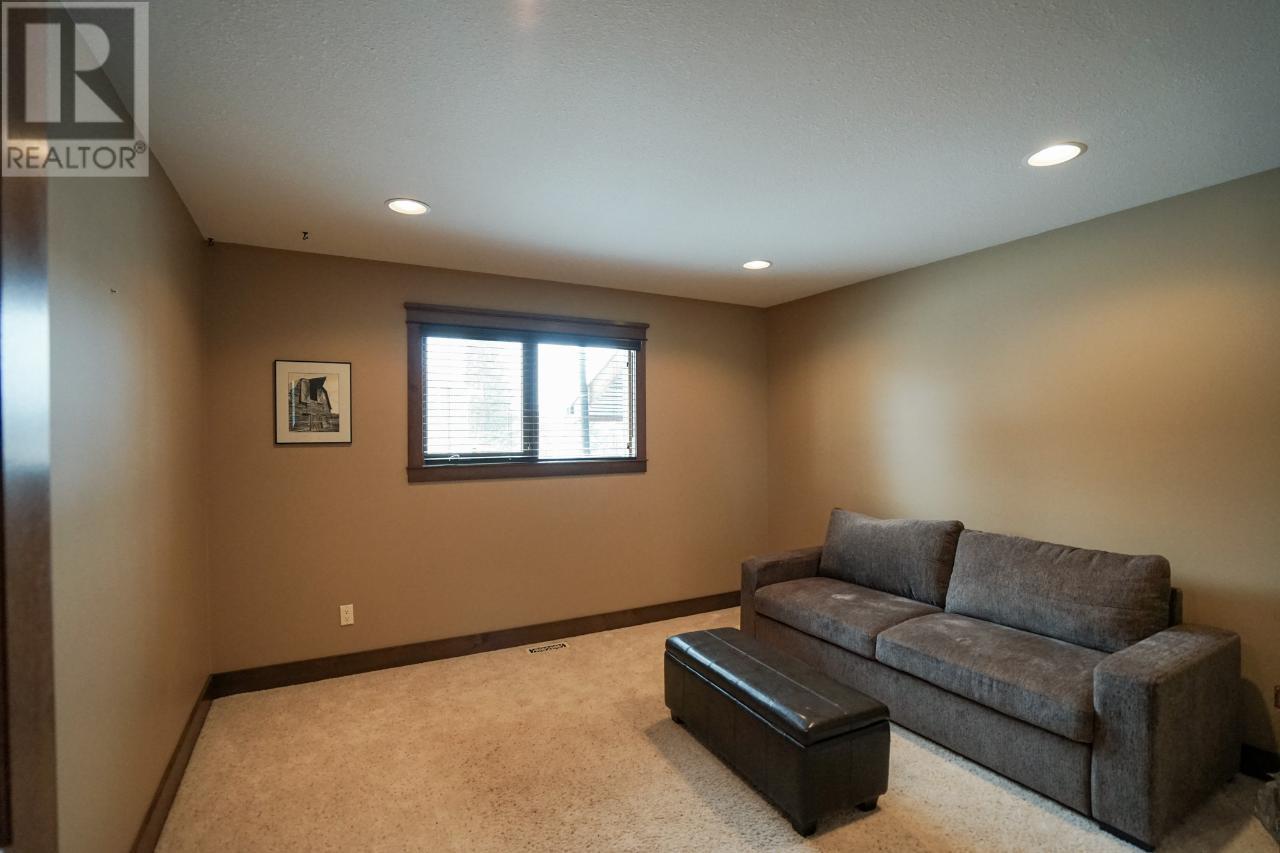 640 UPPER LAKEVIEW Road Unit# 29, Invermere