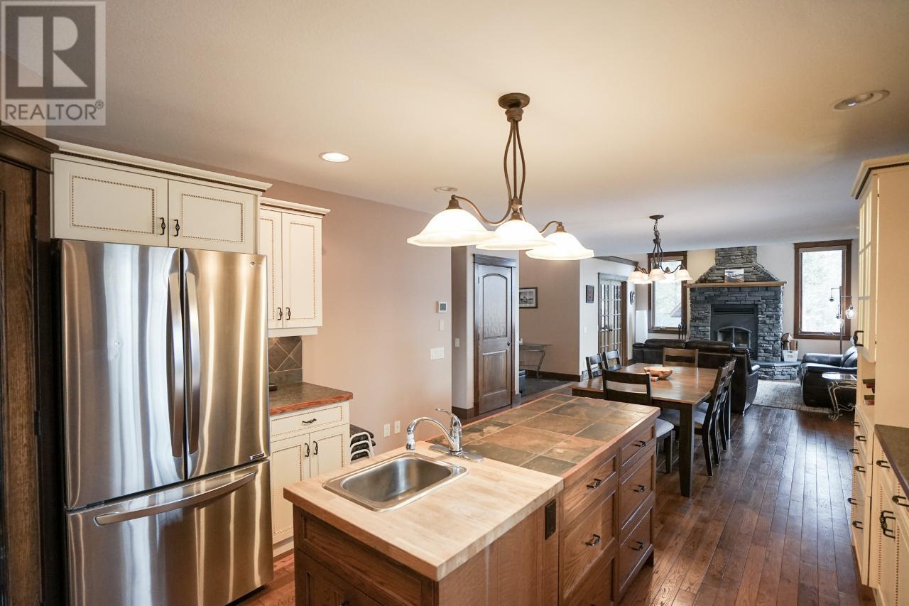640 UPPER LAKEVIEW Road Unit# 29, Invermere