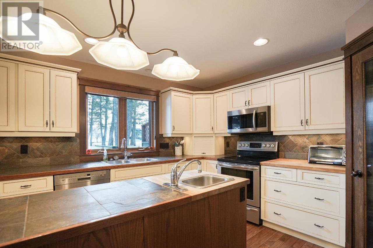 640 UPPER LAKEVIEW Road Unit# 29, Invermere