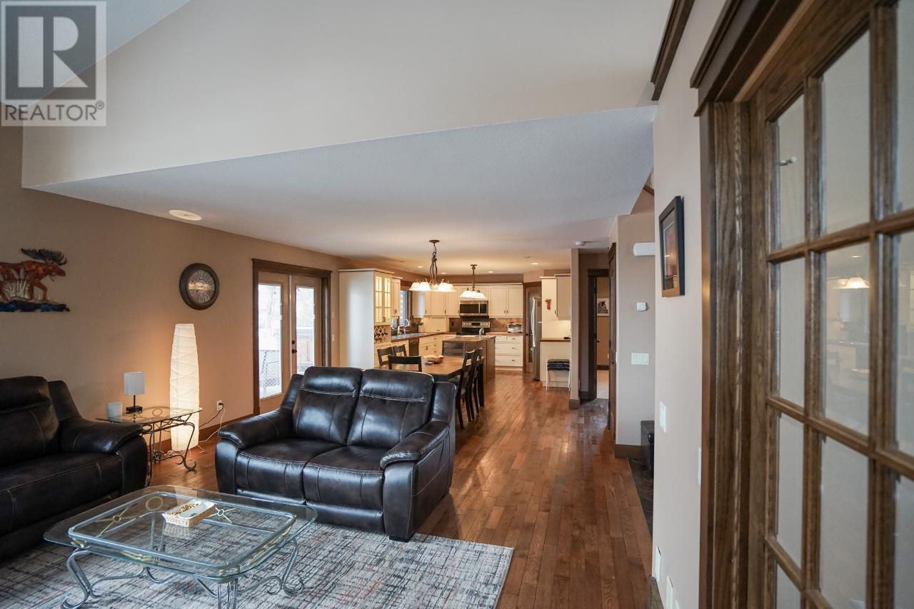 640 UPPER LAKEVIEW Road Unit# 29, Invermere