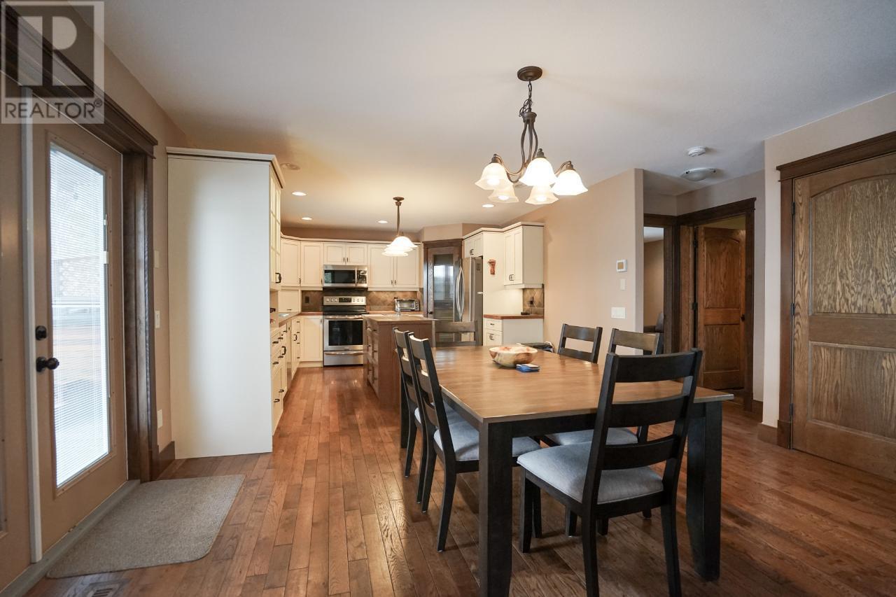 640 UPPER LAKEVIEW Road Unit# 29, Invermere