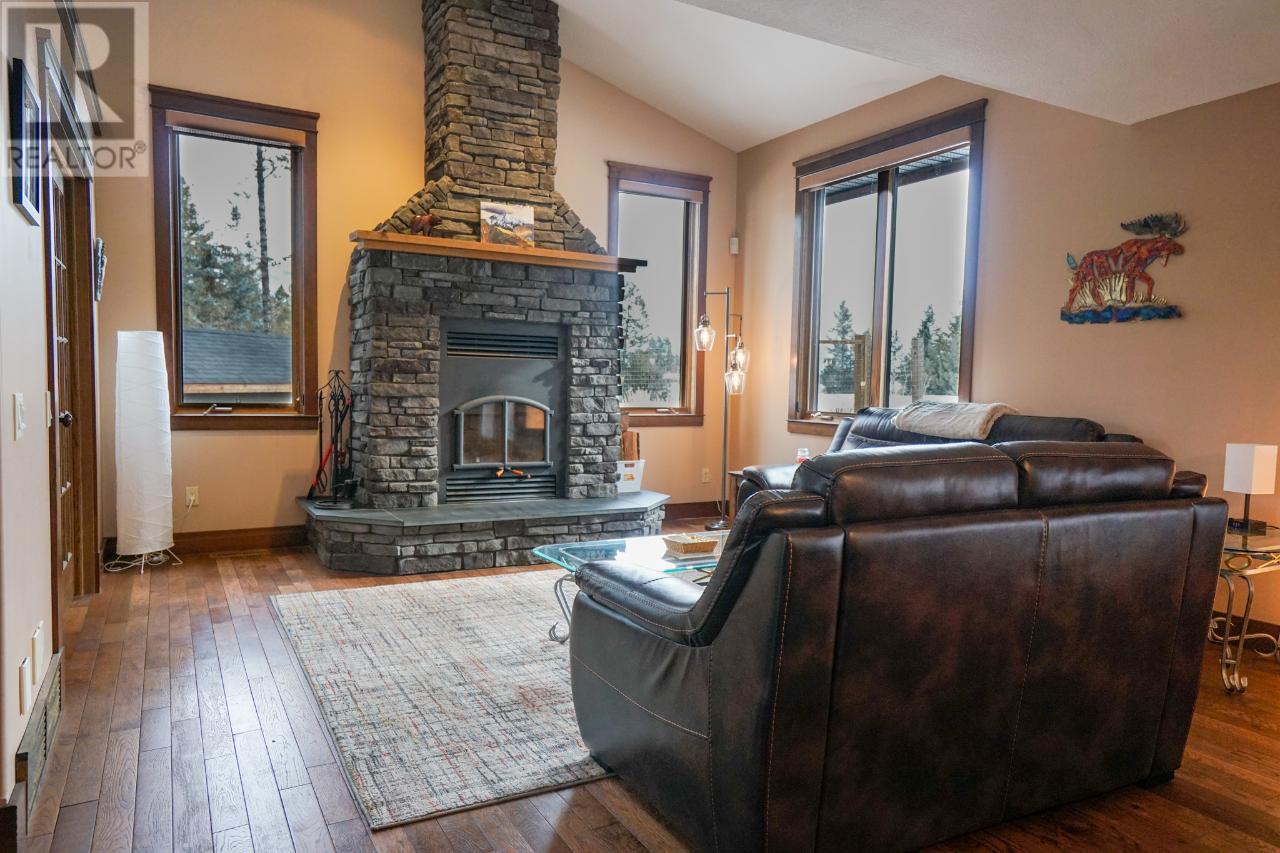 640 UPPER LAKEVIEW Road Unit# 29, Invermere