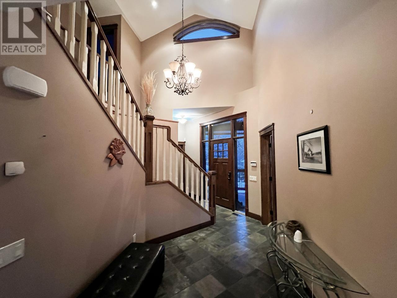 640 UPPER LAKEVIEW Road Unit# 29, Invermere
