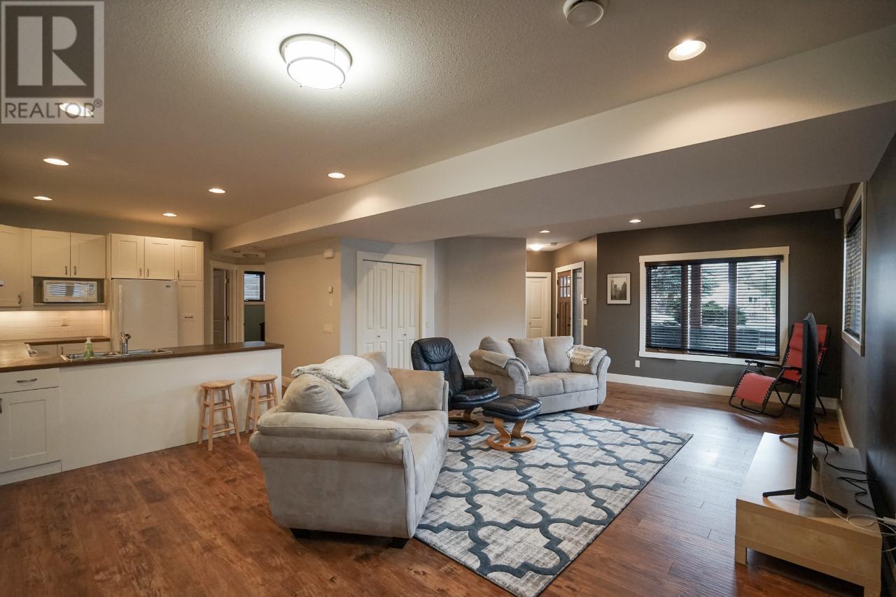 640 UPPER LAKEVIEW Road Unit# 29, Invermere