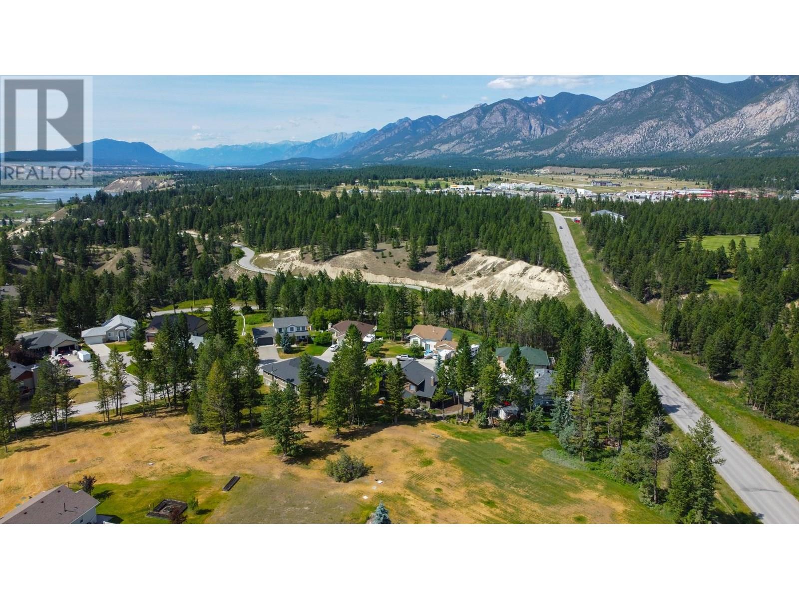 640 UPPER LAKEVIEW Road Unit# 29, Invermere
