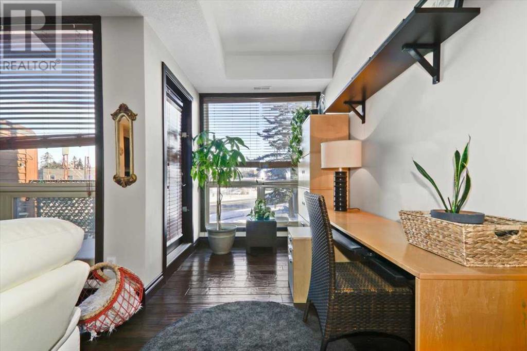 Single Family House Multi-level for Sale in    Street NW Parkdale Calgary 