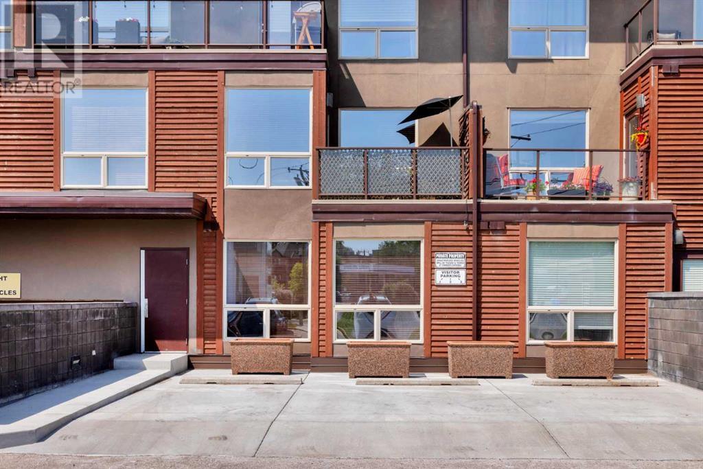 Single Family House Multi-level for Sale in    Street NW Parkdale Calgary 