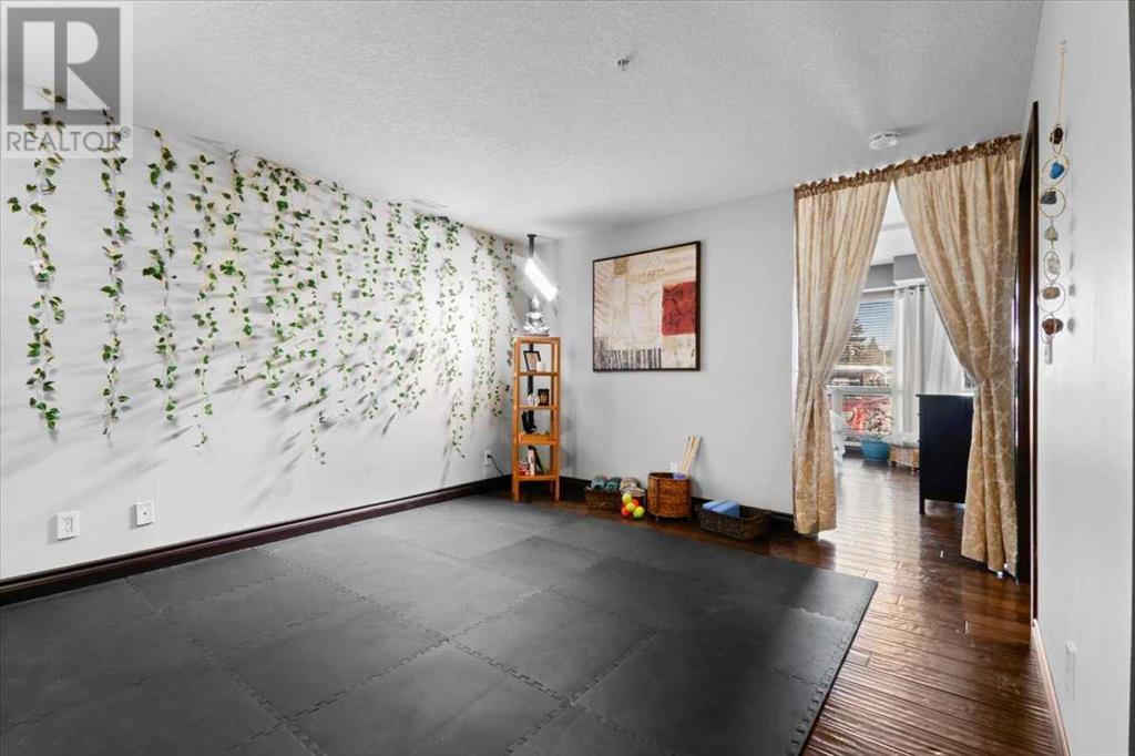 Single Family House Multi-level for Sale in    Street NW Parkdale Calgary 