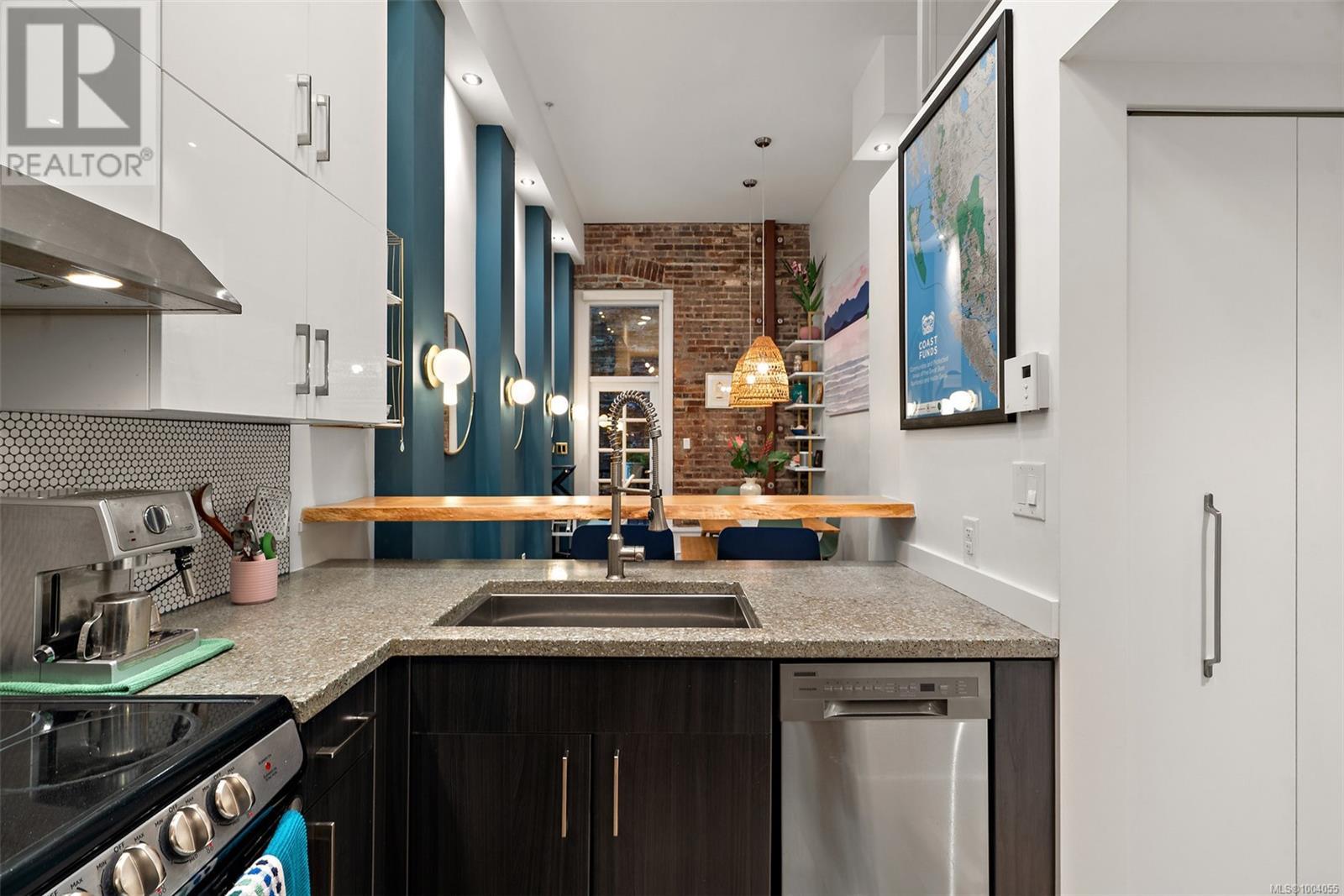 Photo 6 of 215 562 Yates St, Victoria BC