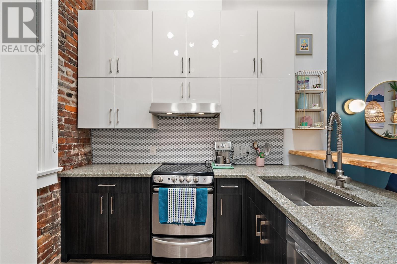 Photo 7 of 215 562 Yates St, Victoria BC