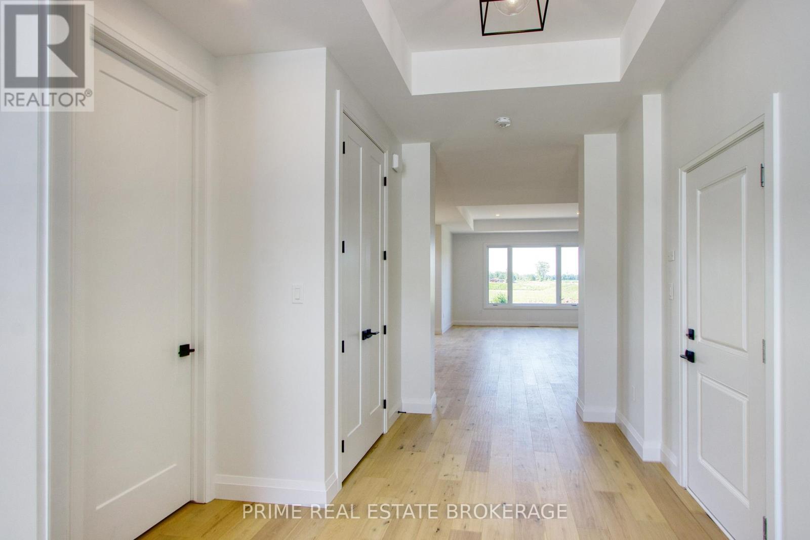 Single Family House Bungalow for Sale in  MCLEOD STREET North Middlesex (Parkhill) 