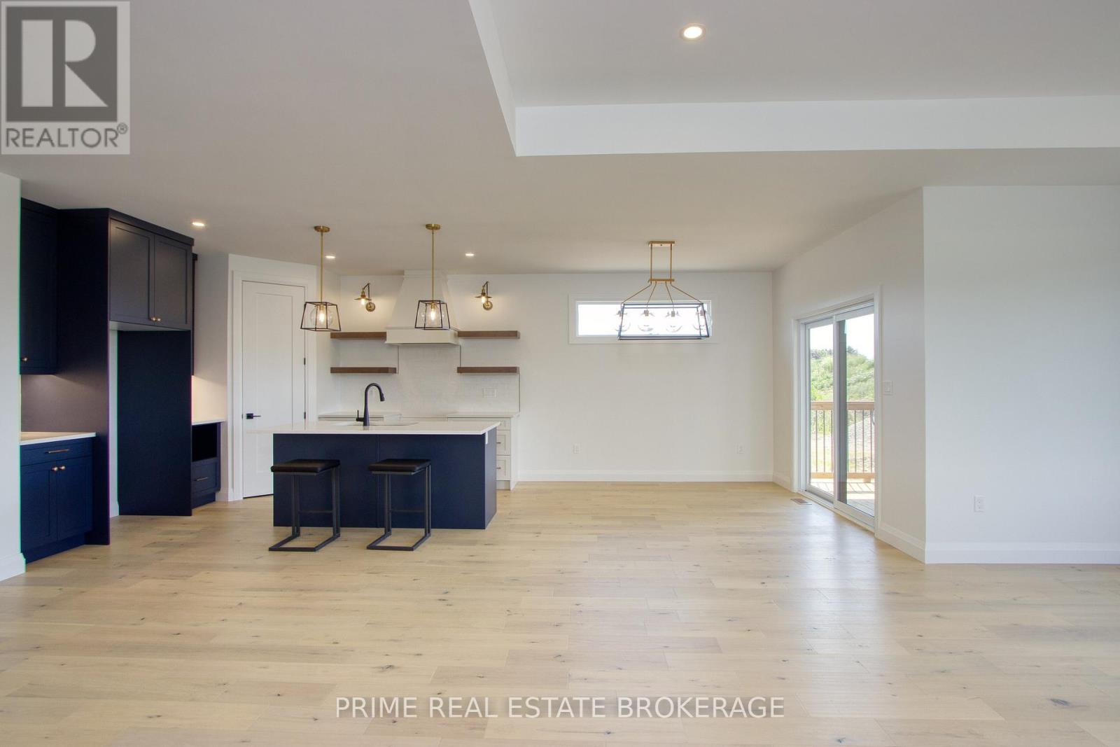 Single Family House Bungalow for Sale in  MCLEOD STREET North Middlesex (Parkhill) 