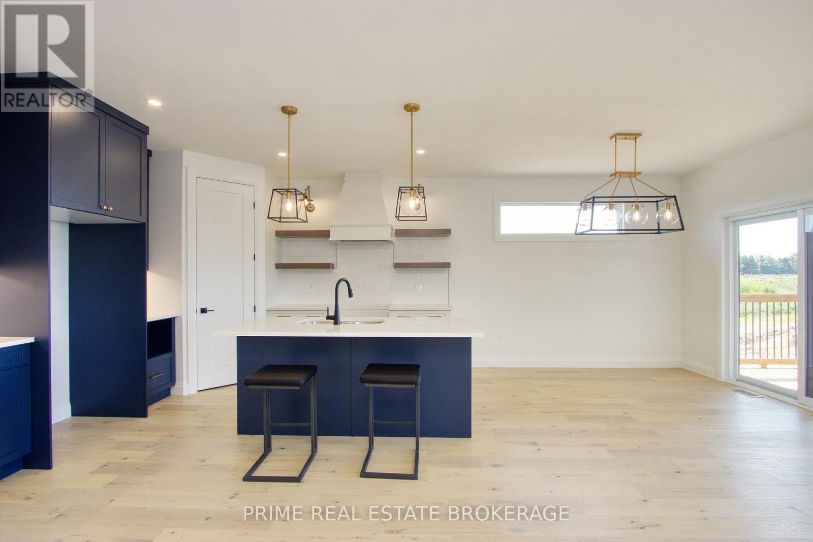Single Family House Bungalow for Sale in  MCLEOD STREET North Middlesex (Parkhill) 