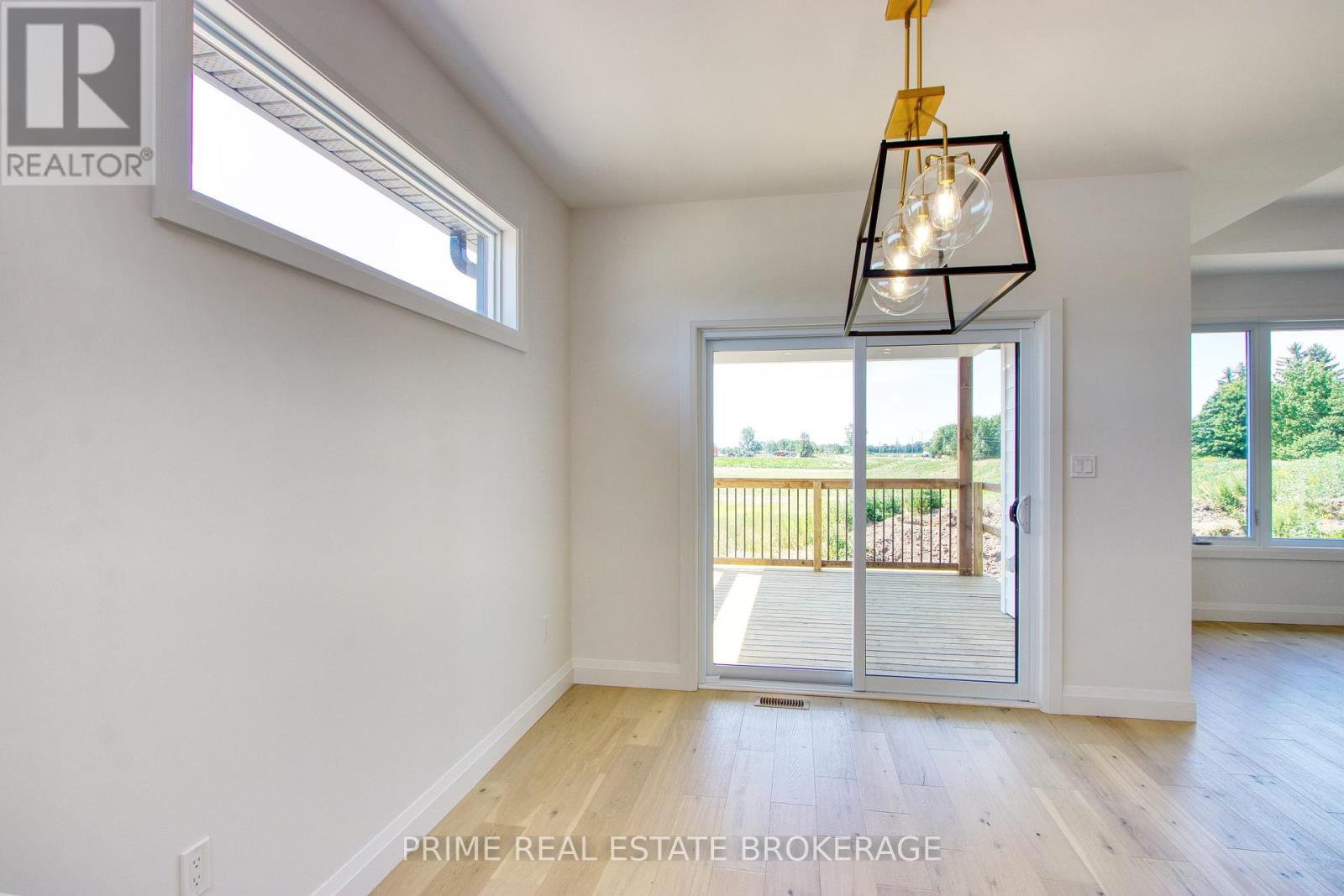 Single Family House Bungalow for Sale in  MCLEOD STREET North Middlesex (Parkhill) 