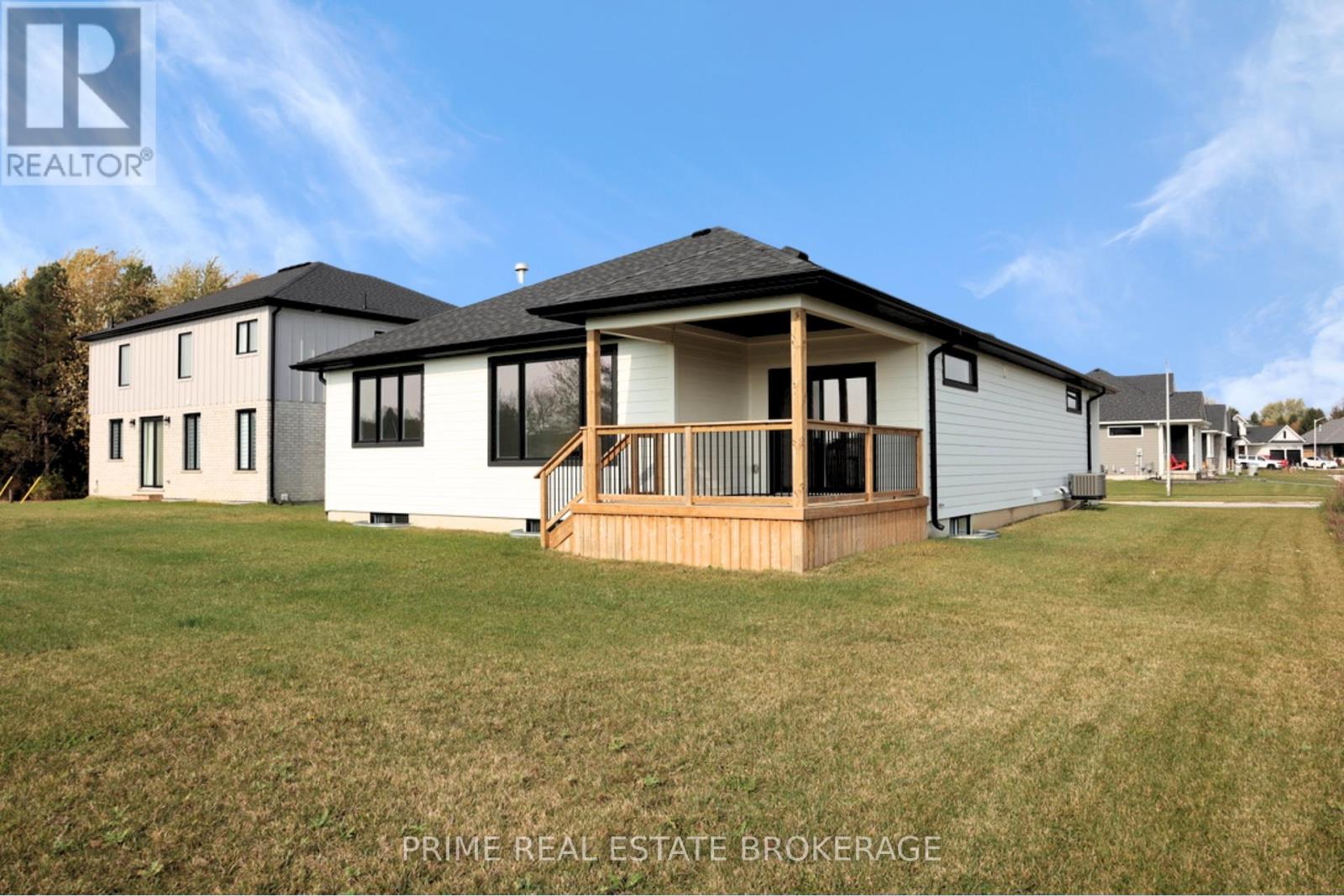 Single Family House Bungalow for Sale in  MCLEOD STREET North Middlesex (Parkhill) 