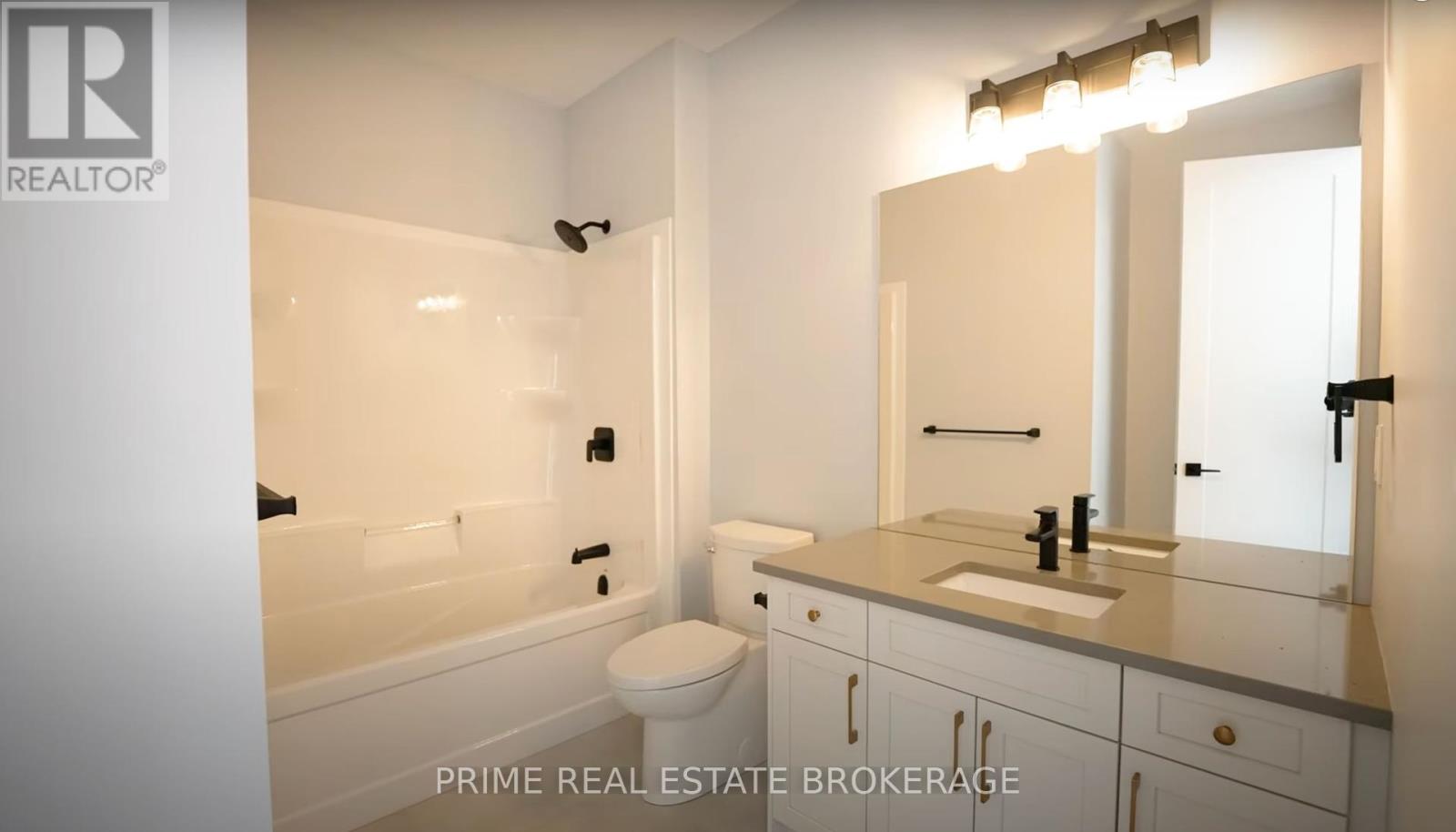 Single Family House Bungalow for Sale in  MCLEOD STREET North Middlesex (Parkhill) 