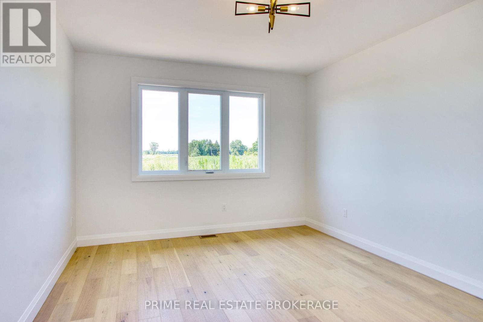 Single Family House Bungalow for Sale in  MCLEOD STREET North Middlesex (Parkhill) 