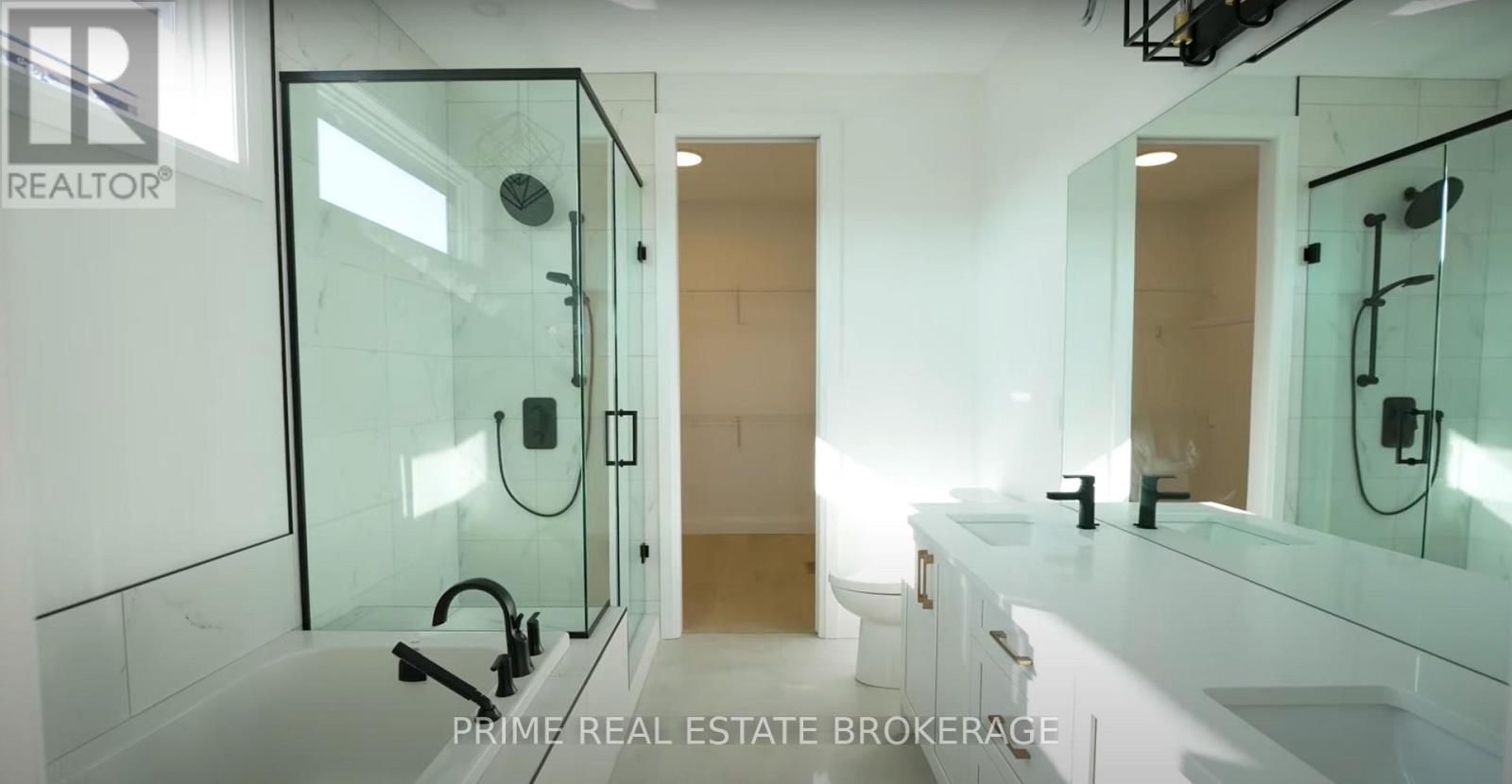 Single Family House Bungalow for Sale in  MCLEOD STREET North Middlesex (Parkhill) 