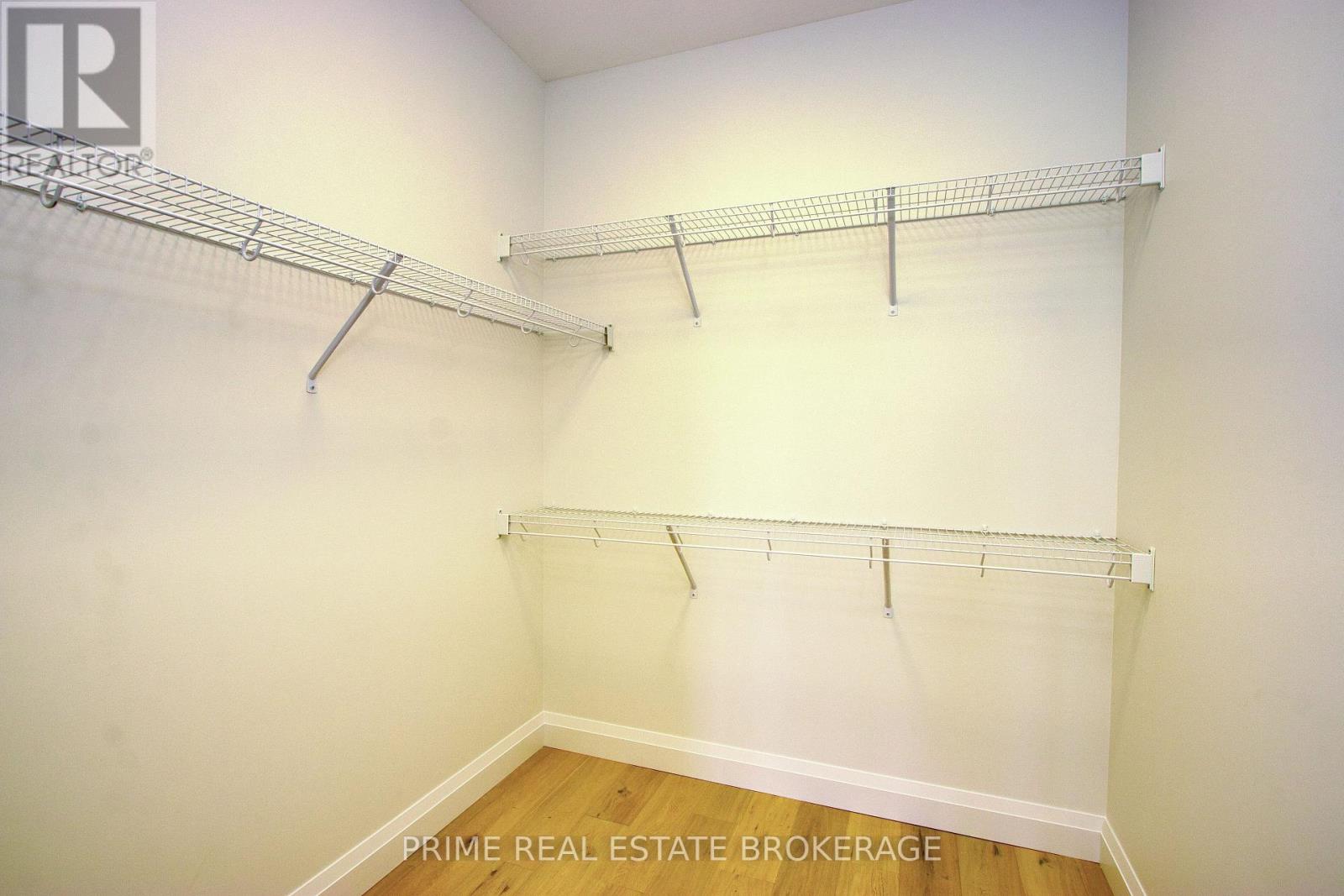 Single Family House Bungalow for Sale in  MCLEOD STREET North Middlesex (Parkhill) 