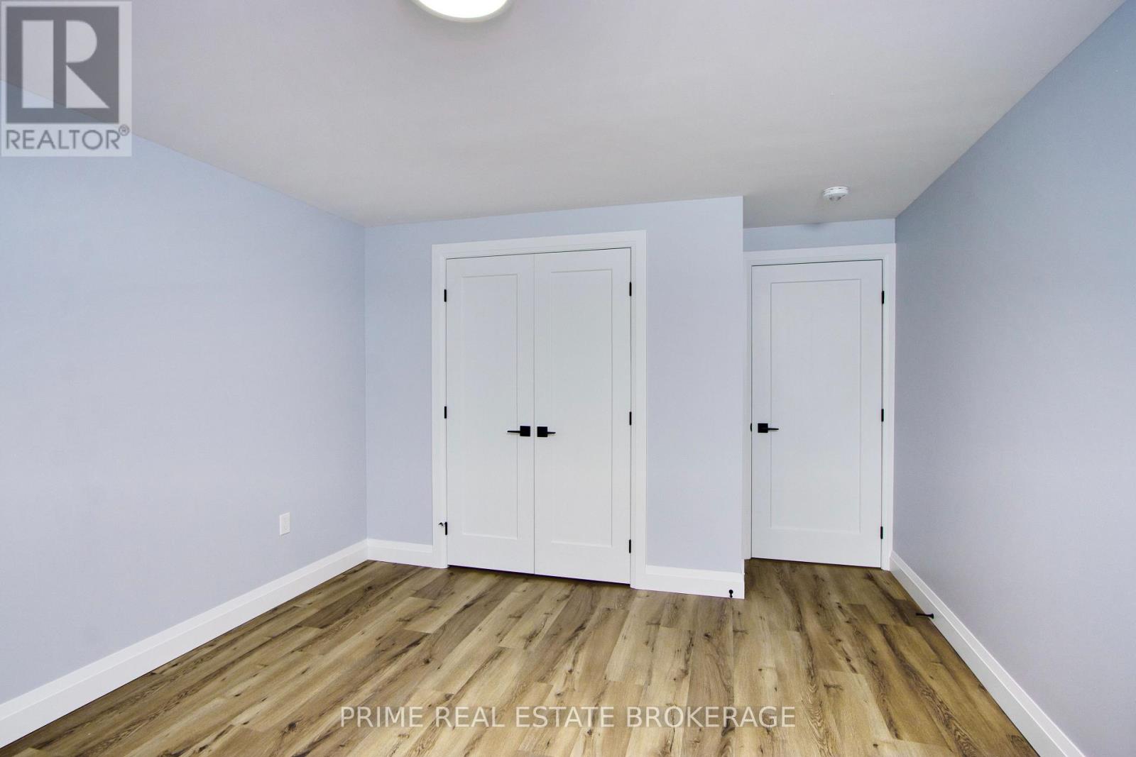Single Family House Bungalow for Sale in  MCLEOD STREET North Middlesex (Parkhill) 