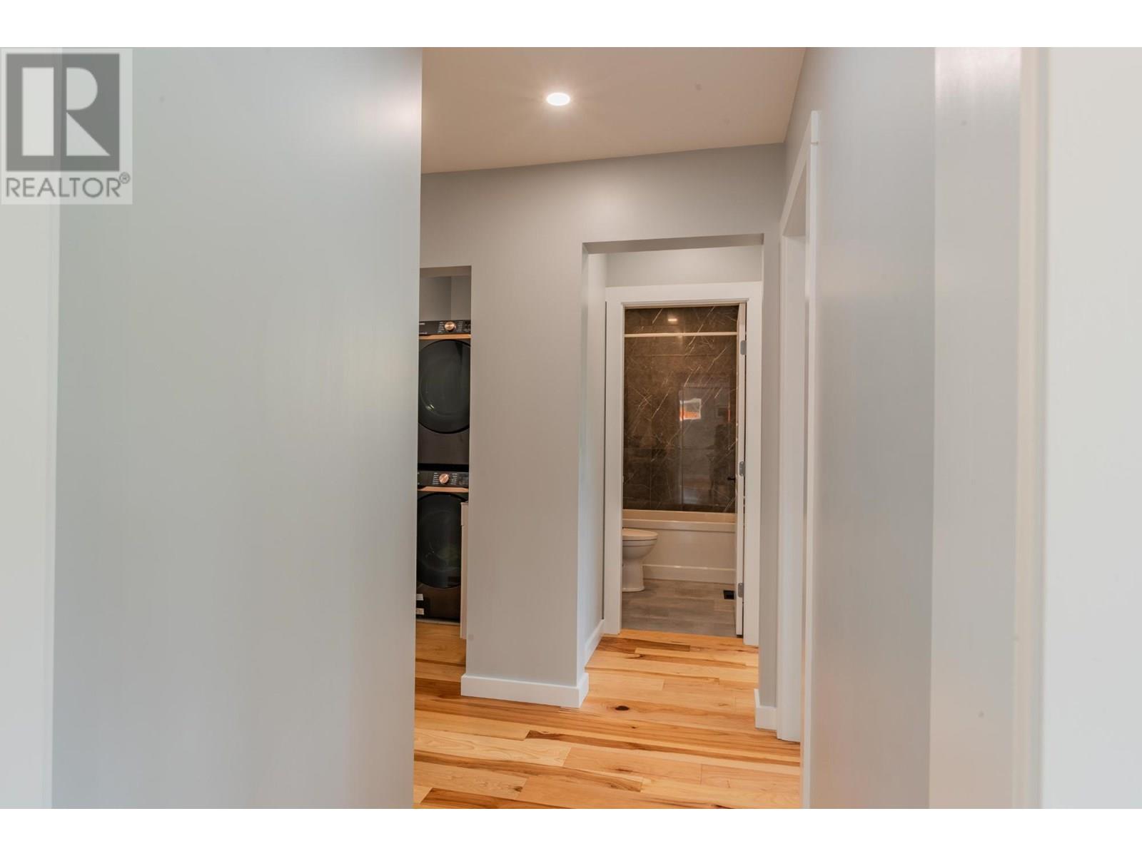 934 REDSTONE Drive, Rossland