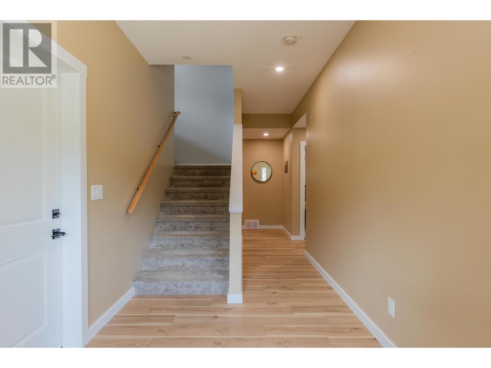 934 REDSTONE Drive, Rossland
