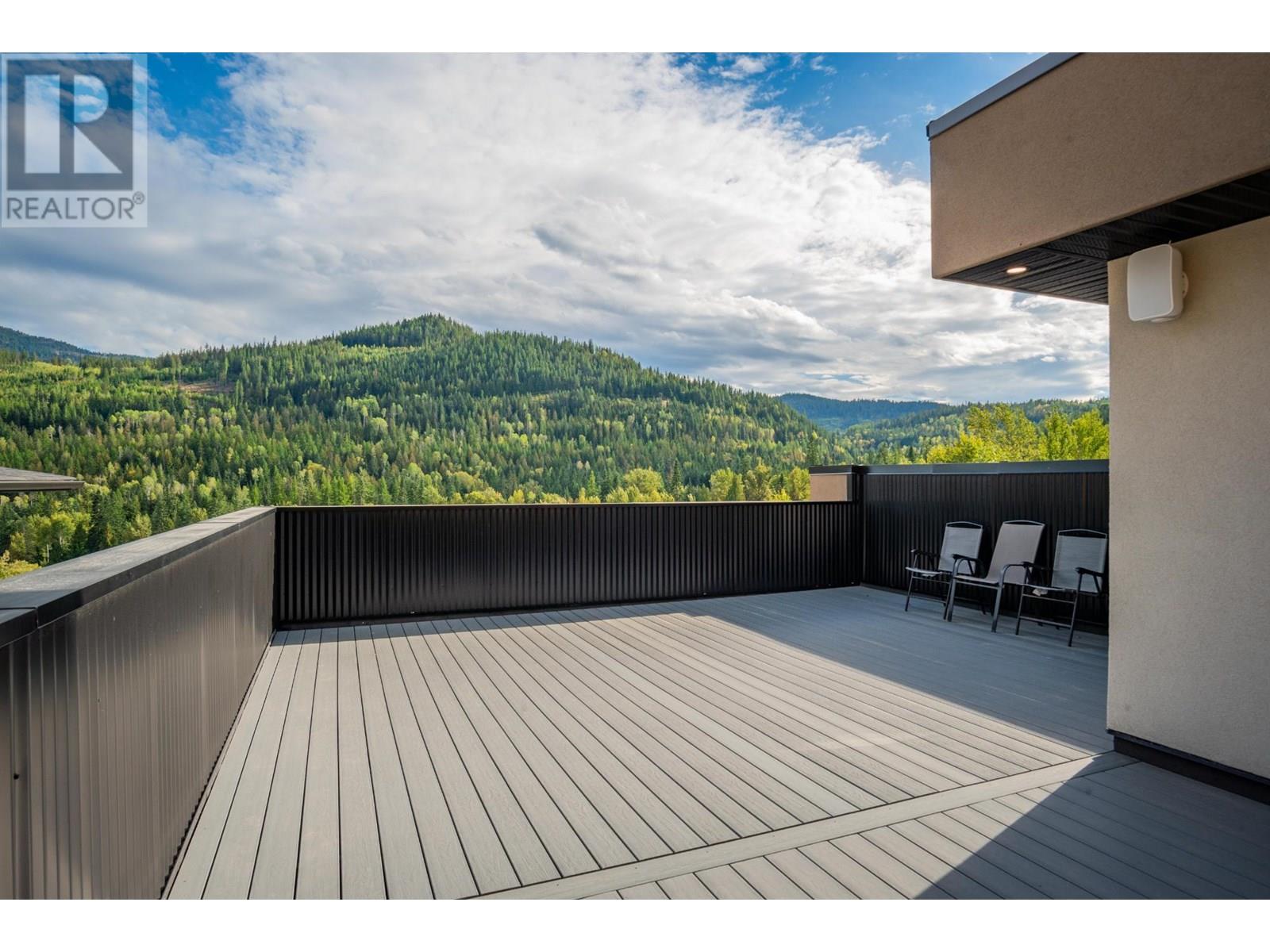 934 REDSTONE Drive, Rossland