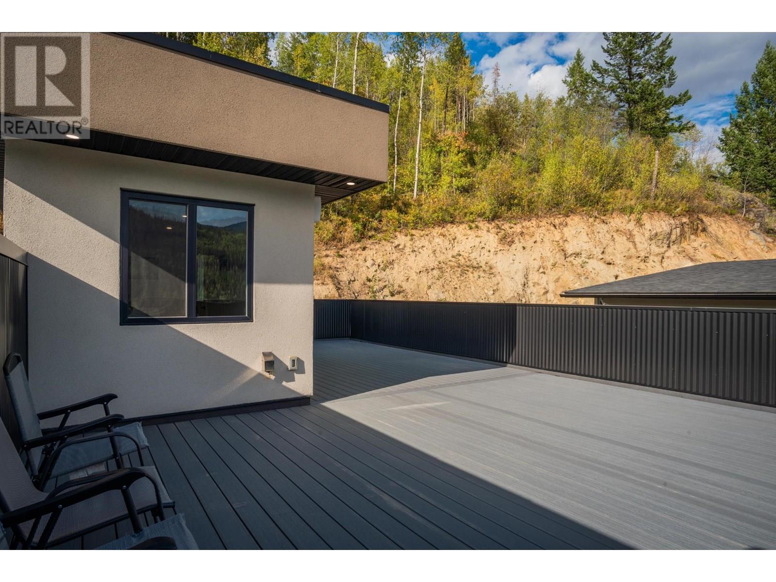 934 REDSTONE Drive, Rossland
