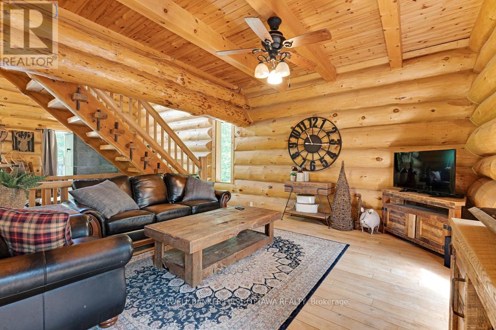 Photo 7 of 540 Ski Hill Road, Mississippi Mills ON