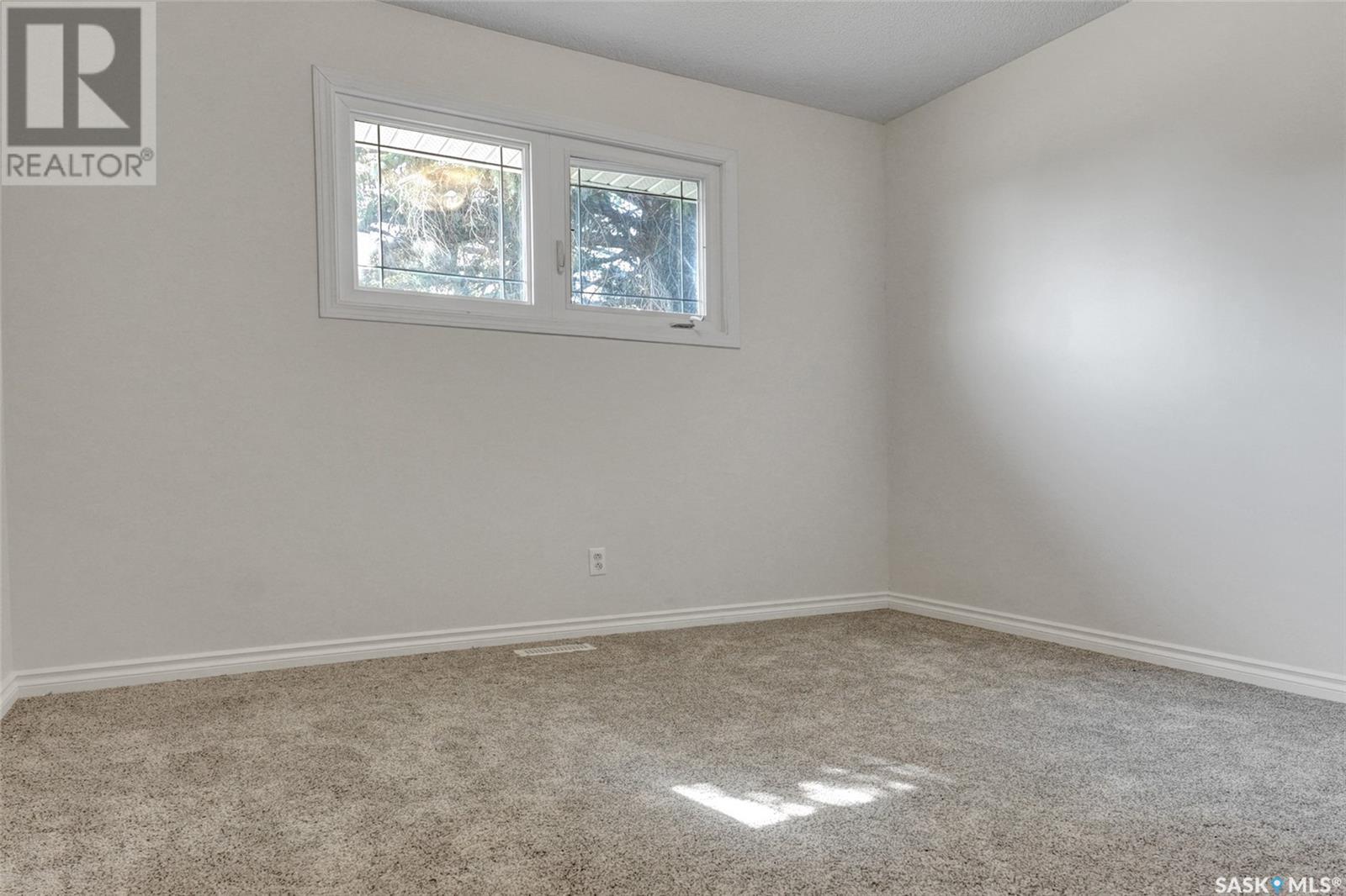 Photo 10 of 1609 11 Th Avenue Nw, Moose Jaw SK