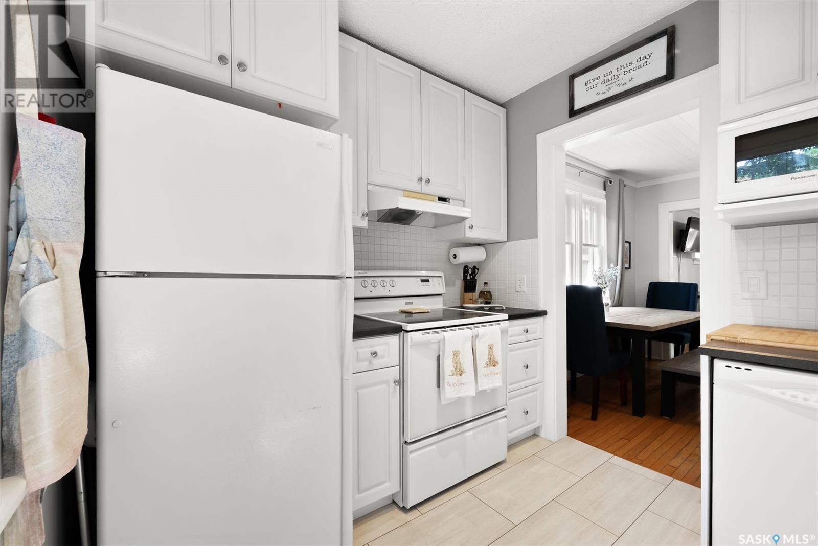 Photo 10 of 2061 Elphinstone Street, Regina SK