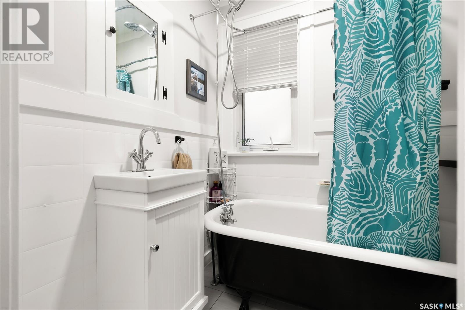 Photo 34 of 2061 Elphinstone Street, Regina SK