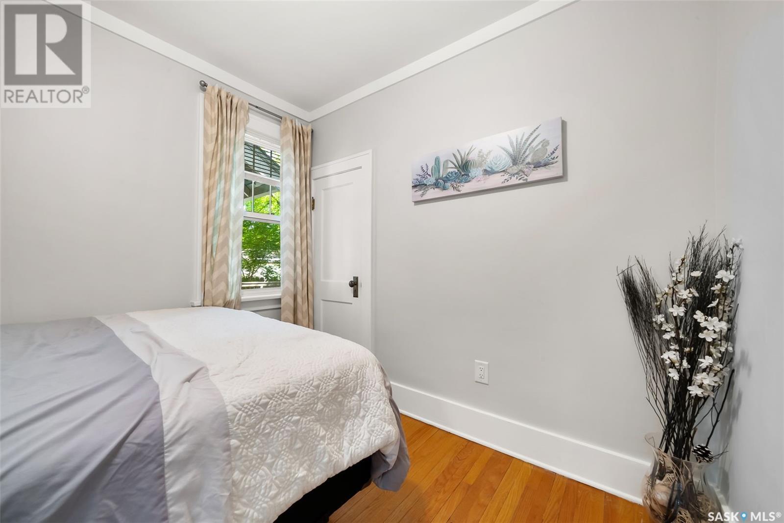 Photo 37 of 2061 Elphinstone Street, Regina SK