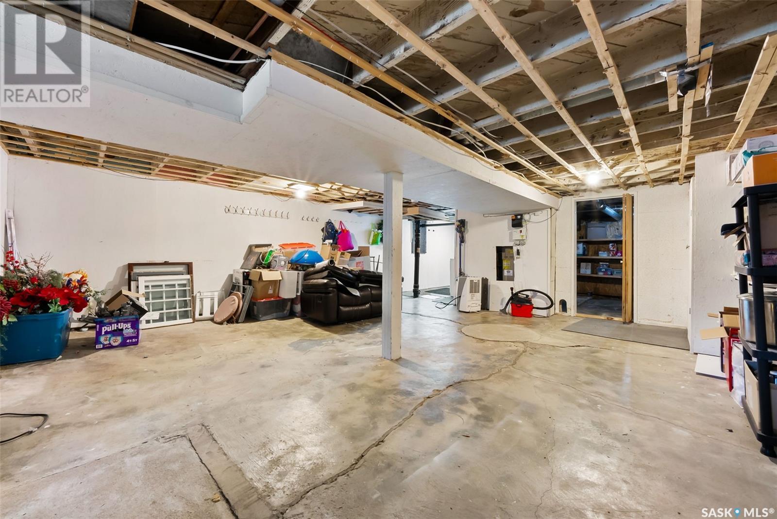 Photo 36 of 2061 Elphinstone Street, Regina SK