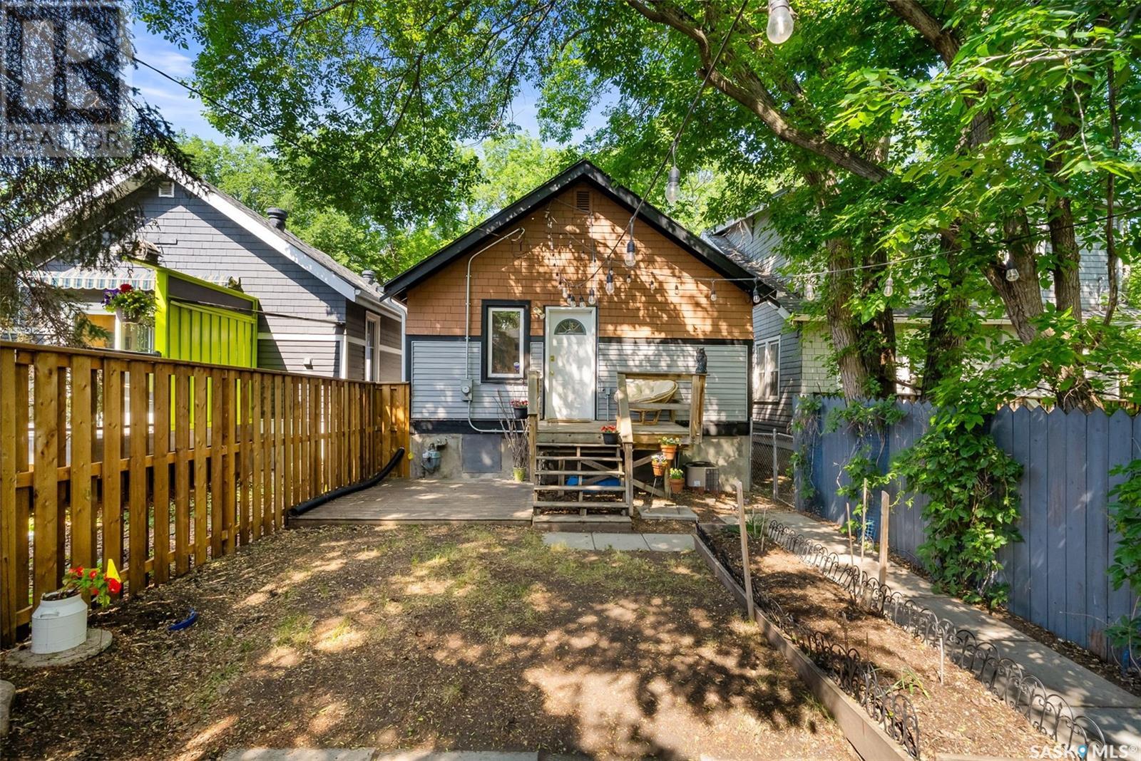 Photo 33 of 2061 Elphinstone Street, Regina SK